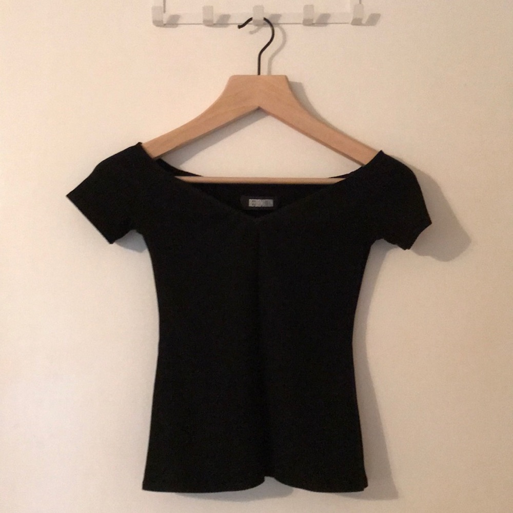 Off the shoulder v-neck tip by Reformation.